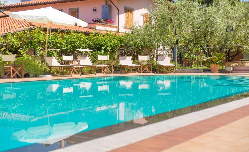 Hotel Il Buongustaio Massa  Buitenkant foto