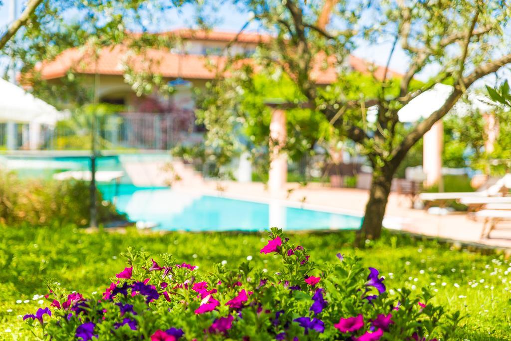 Hotel Il Buongustaio Massa  Buitenkant foto