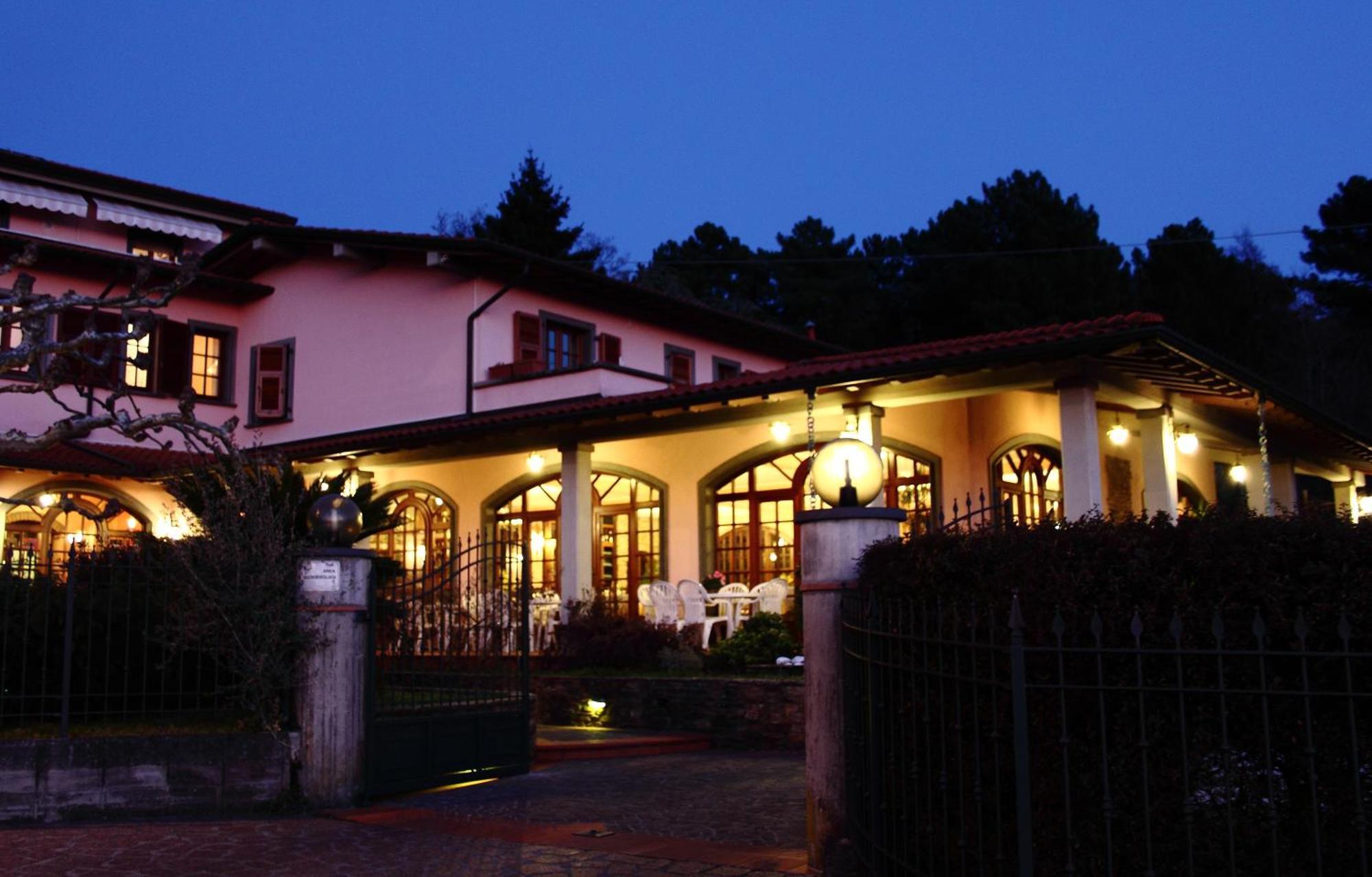 Hotel Il Buongustaio Massa  Buitenkant foto