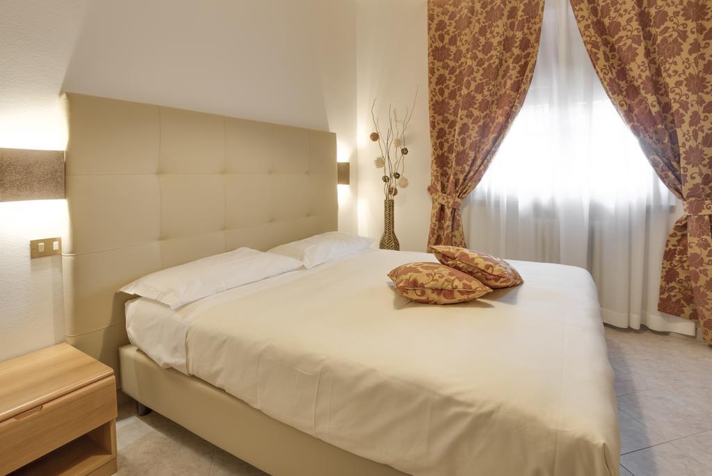 Hotel Il Buongustaio Massa  Buitenkant foto